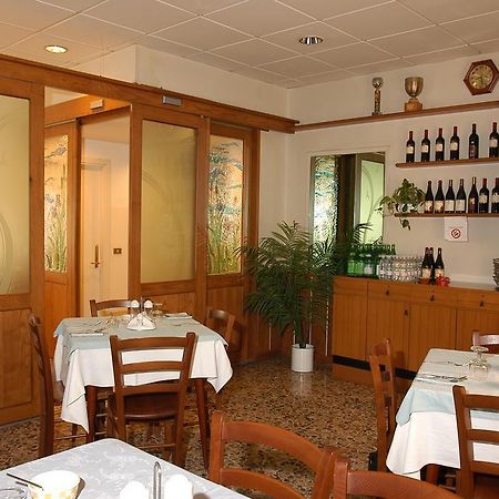 Hotel Molteni Ведуджо-кон-Кольцано Экстерьер фото