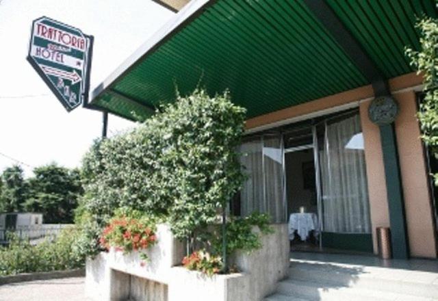 Hotel Molteni Ведуджо-кон-Кольцано Экстерьер фото