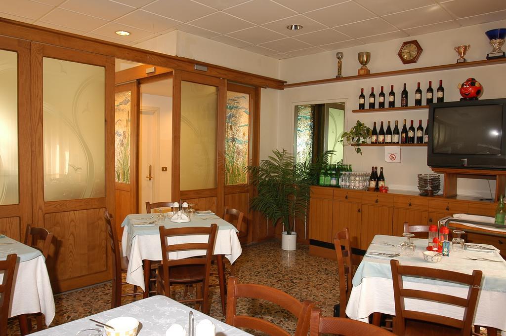 Hotel Molteni Ведуджо-кон-Кольцано Экстерьер фото